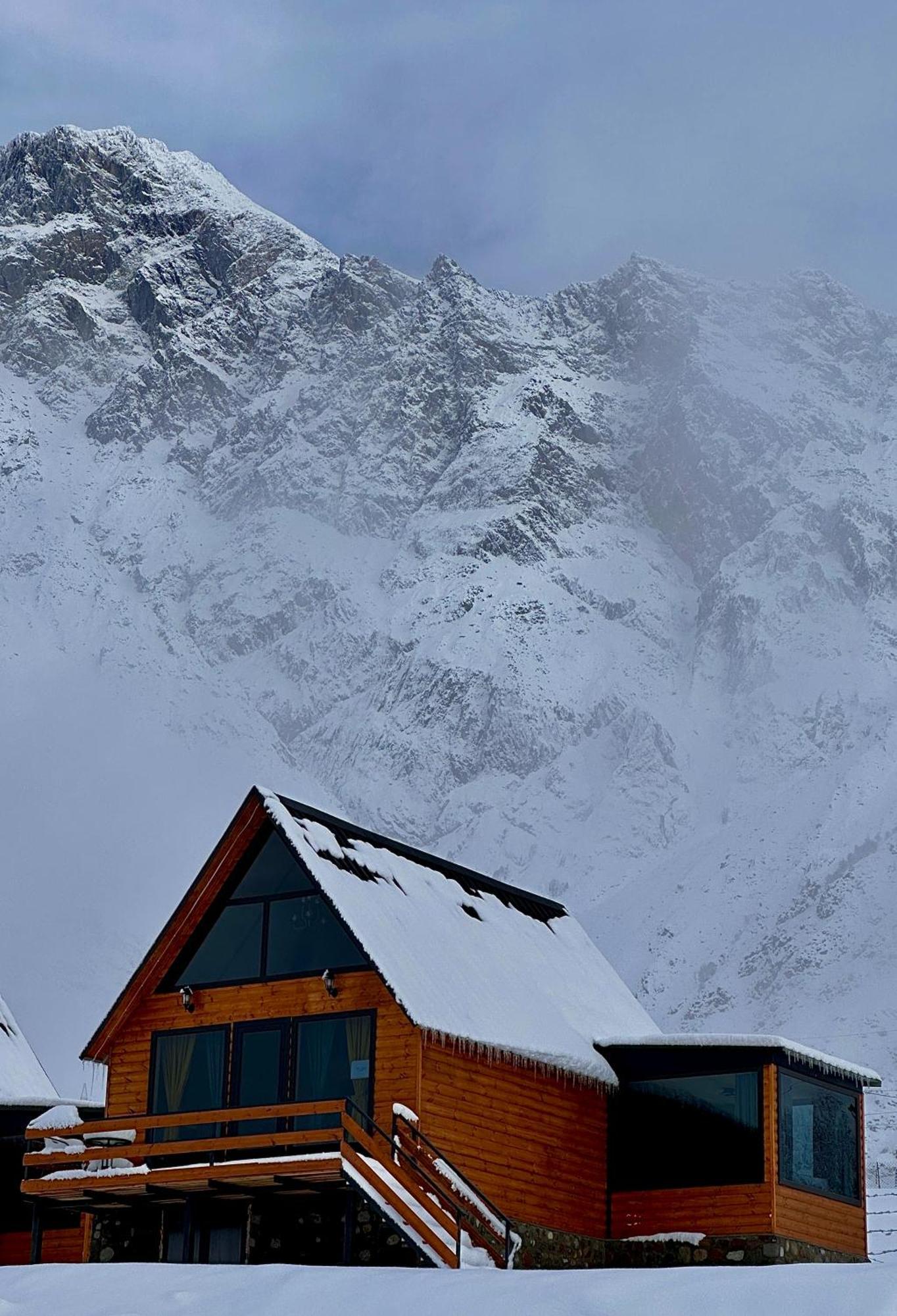 Kazbegi Inn Cottages Exterior foto