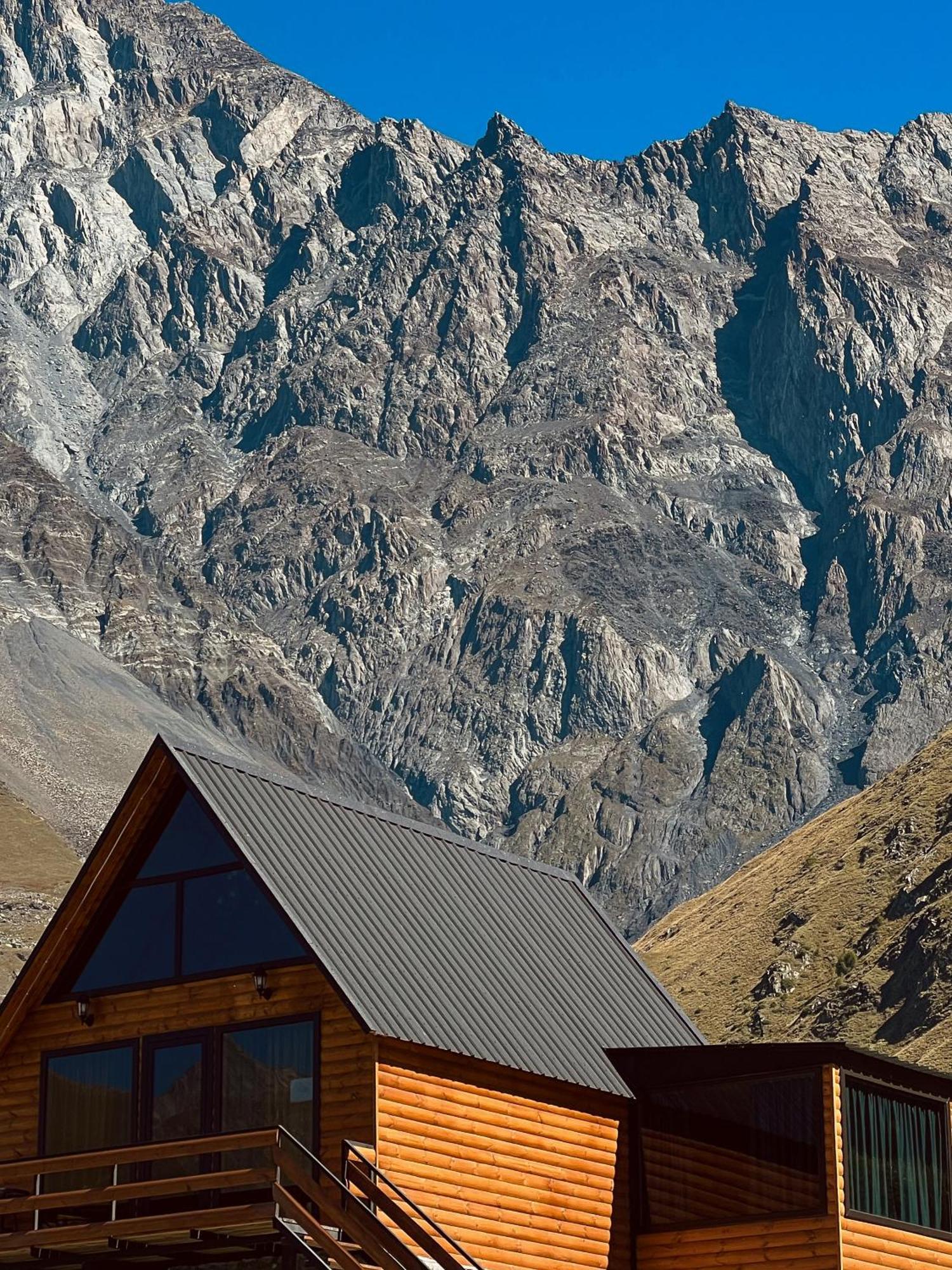 Kazbegi Inn Cottages Exterior foto