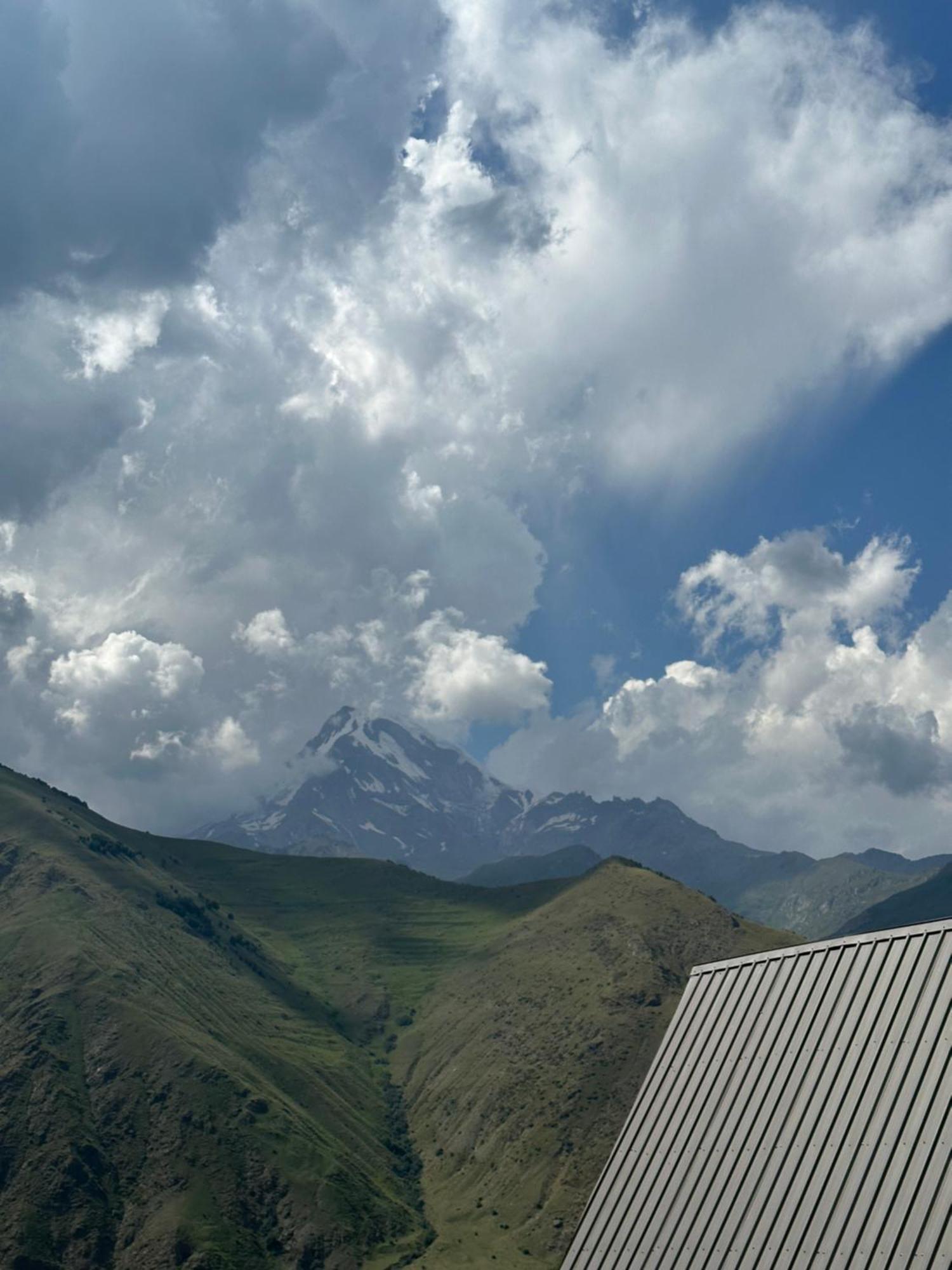 Kazbegi Inn Cottages Exterior foto